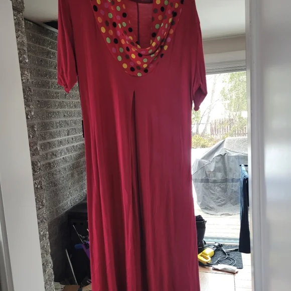 Ladies Long DRESS - Picture 3 of 5